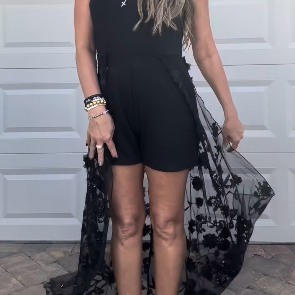 VENUS Black Floral Lace High-Low Skirt size 12